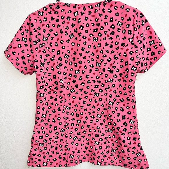 Women's XS Code Happy Hot Pink Cheetah Print Ladybugs Pattern Scrub Top EUC - Picture 2 of 3